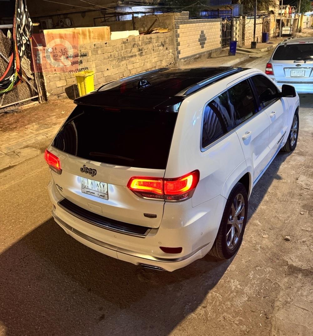 جیپ گراند شیرۆکی